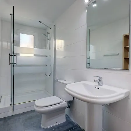 公寓 Spacious 2 Bedroom With Sea View! *