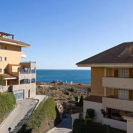 公寓 Spacious 2 Bedroom With Sea View!
