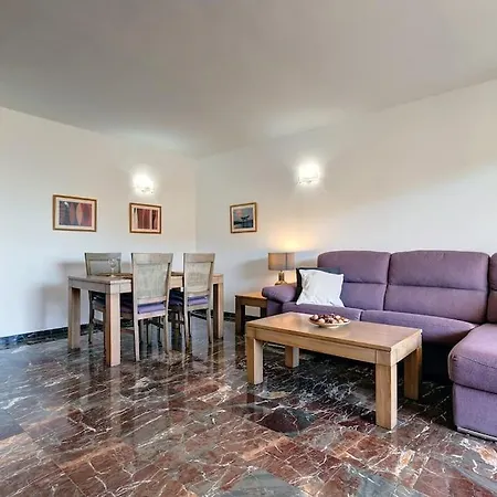 Spacious 2 Bedroom With Sea View! * 丰希罗拉