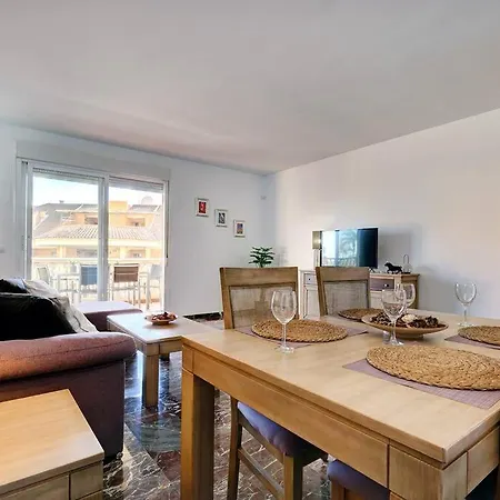 公寓 Spacious 2 Bedroom With Sea View! *