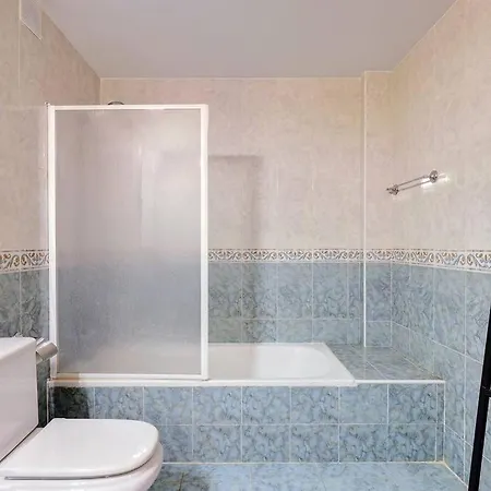 Апартаменты Spacious 2 Bedroom With Sea View!