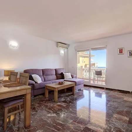 Spacious 2 Bedroom With Sea View! 丰希罗拉